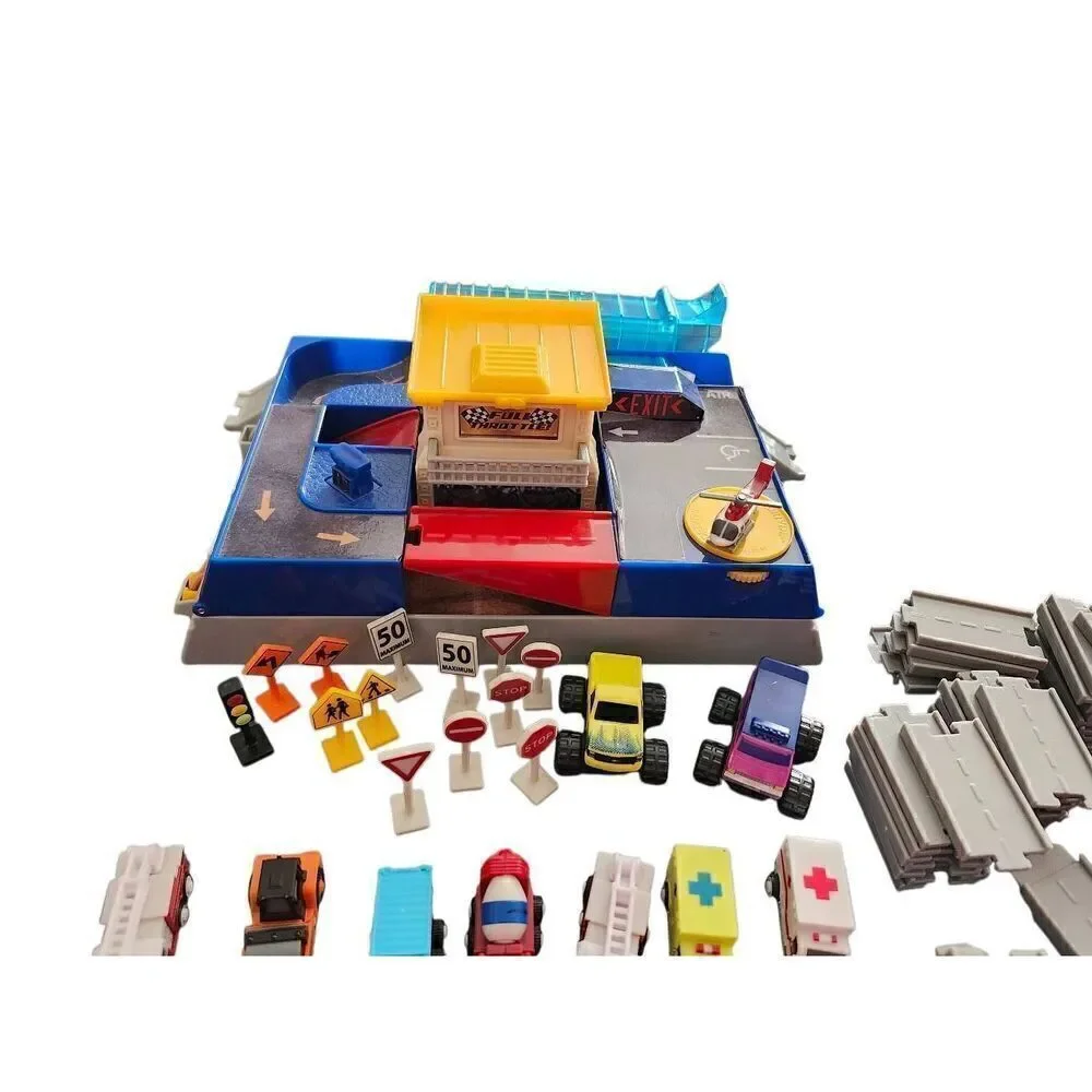 Driven by Battat – Auto Shop & Race Track Playset – Collapsible Playset with Tra